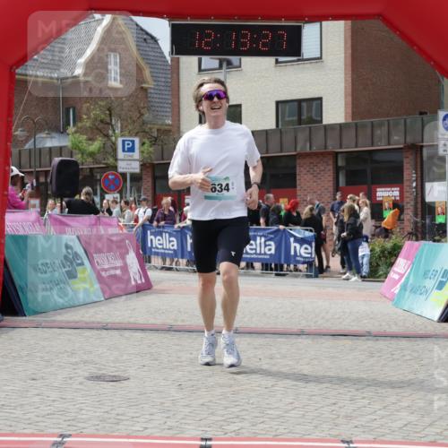 10.05.2026 - 8. Wedeler Halbmarathon Yannick Fuchs http://msf.ph/oto/9728446 10.05.2026 12:13:26 Ziel 634, 734 meine-sportfotos.de