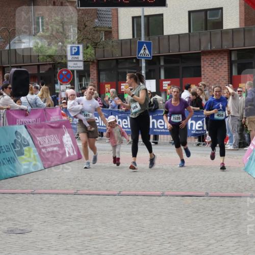 10.05.2026 - 8. Wedeler Halbmarathon Yannick Fuchs http://msf.ph/oto/9728447 10.05.2026 11:42:38 Ziel 458, 581, 589, 2035 meine-sportfotos.de
