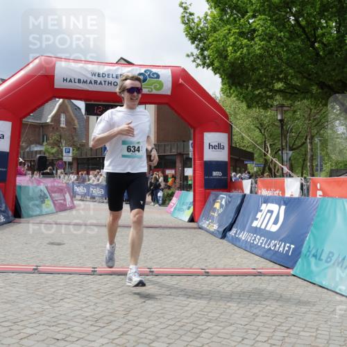 10.05.2026 - 8. Wedeler Halbmarathon Yannick Fuchs http://msf.ph/oto/9728471 10.05.2026 12:13:26 Ziel 634, 734 meine-sportfotos.de
