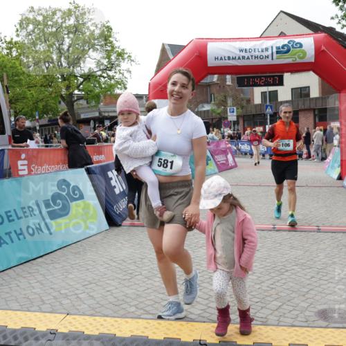 10.05.2026 - 8. Wedeler Halbmarathon Yannick Fuchs http://msf.ph/oto/9728633 10.05.2026 11:42:45 Ziel 106, 458, 581, 589, 2035, 2059 meine-sportfotos.de