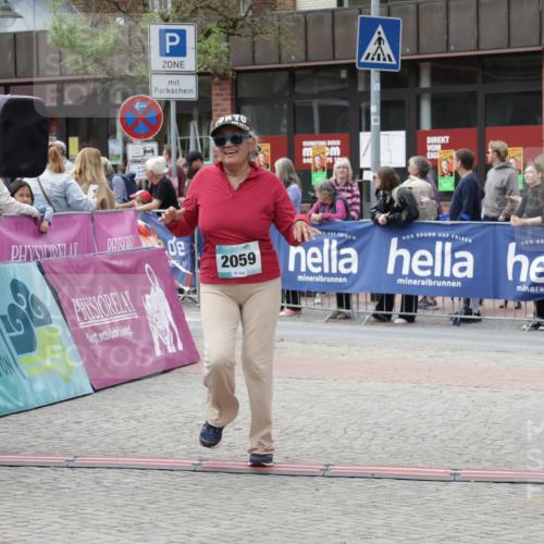 10.05.2026 - 8. Wedeler Halbmarathon Yannick Fuchs http://msf.ph/oto/9728678 10.05.2026 11:42:49 Ziel 106, 2059 meine-sportfotos.de