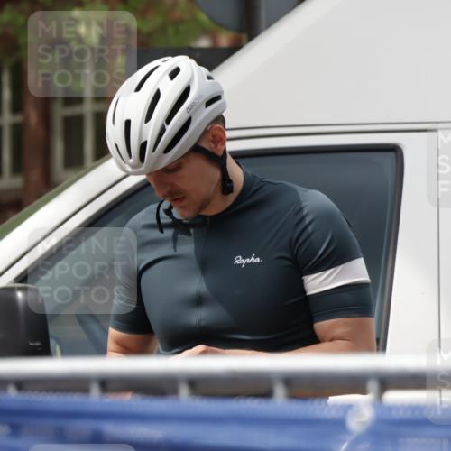 10.05.2026 - 8. Wedeler Halbmarathon Yannick Fuchs http://msf.ph/oto/9728682 10.05.2026 12:13:56 Ziel  meine-sportfotos.de