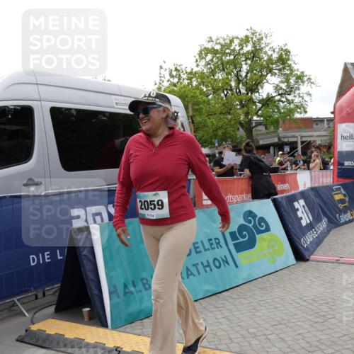 10.05.2026 - 8. Wedeler Halbmarathon Yannick Fuchs http://msf.ph/oto/9728762 10.05.2026 11:42:53 Ziel 906, 2059 meine-sportfotos.de