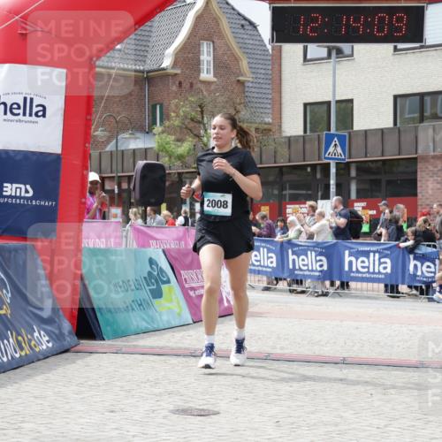 10.05.2026 - 8. Wedeler Halbmarathon Yannick Fuchs http://msf.ph/oto/9728789 10.05.2026 12:14:07 Ziel 64, 318, 2008 meine-sportfotos.de