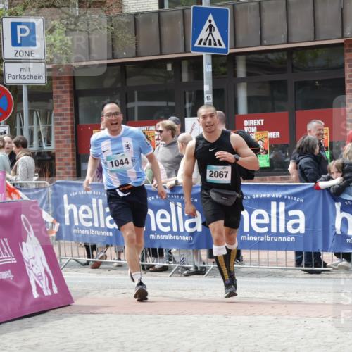 10.05.2026 - 8. Wedeler Halbmarathon Yannick Fuchs http://msf.ph/oto/9728813 10.05.2026 12:14:13 Ziel 1044, 2008, 2067 meine-sportfotos.de