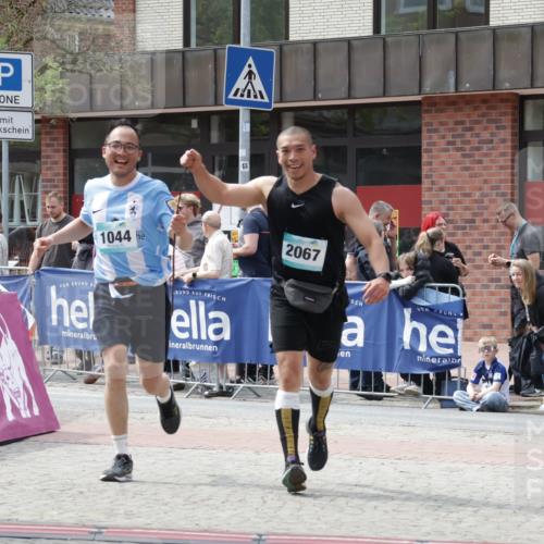 10.05.2026 - 8. Wedeler Halbmarathon Yannick Fuchs http://msf.ph/oto/9728819 10.05.2026 12:14:14 Ziel 1044, 2067 meine-sportfotos.de