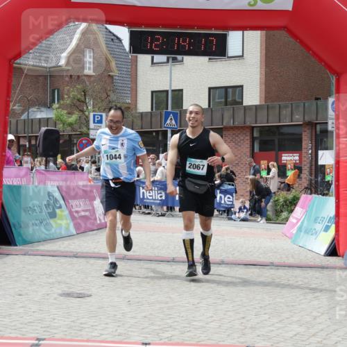 10.05.2026 - 8. Wedeler Halbmarathon Yannick Fuchs http://msf.ph/oto/9728859 10.05.2026 12:14:16 Ziel 1044, 2067 meine-sportfotos.de