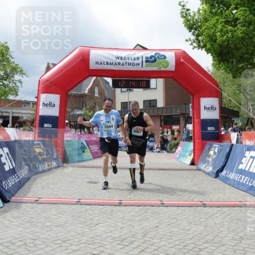 10.05.2026 - 8. Wedeler Halbmarathon Yannick Fuchs http://msf.ph/oto/9728874 10.05.2026 12:14:16 Ziel 1044, 2067 meine-sportfotos.de
