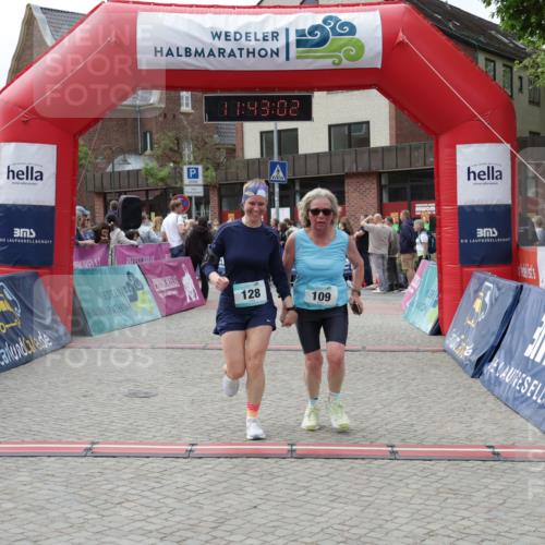 10.05.2026 - 8. Wedeler Halbmarathon Yannick Fuchs http://msf.ph/oto/9728875 10.05.2026 11:43:01 Ziel 109, 128, 649, 650, 849, 906, 973 meine-sportfotos.de