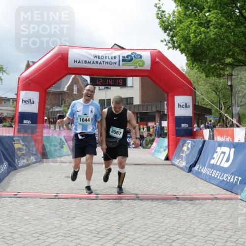 10.05.2026 - 8. Wedeler Halbmarathon Yannick Fuchs http://msf.ph/oto/9728890 10.05.2026 12:14:17 Ziel 1044, 2067 meine-sportfotos.de