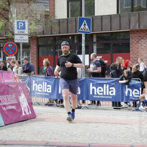 10.05.2026 - 8. Wedeler Halbmarathon Yannick Fuchs http://msf.ph/oto/9728926 10.05.2026 12:14:24 Ziel 446 meine-sportfotos.de
