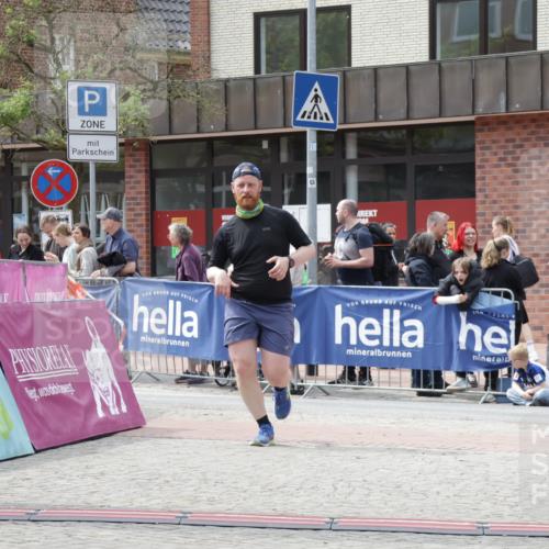 10.05.2026 - 8. Wedeler Halbmarathon Yannick Fuchs http://msf.ph/oto/9728933 10.05.2026 12:14:24 Ziel 446 meine-sportfotos.de