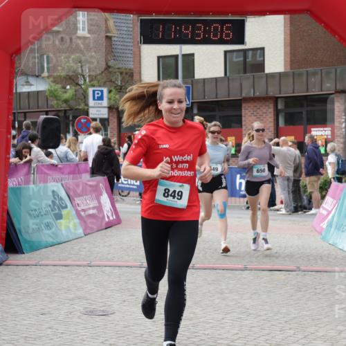 10.05.2026 - 8. Wedeler Halbmarathon Yannick Fuchs http://msf.ph/oto/9728941 10.05.2026 11:43:04 Ziel 109, 128, 649, 650, 849, 973, 2073, 2158 meine-sportfotos.de