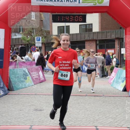 10.05.2026 - 8. Wedeler Halbmarathon Yannick Fuchs http://msf.ph/oto/9728944 10.05.2026 11:43:04 Ziel 109, 128, 649, 650, 849, 973, 2073, 2158 meine-sportfotos.de