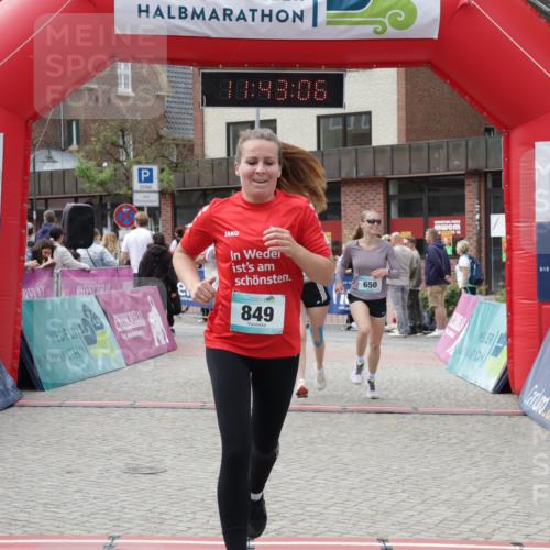 10.05.2026 - 8. Wedeler Halbmarathon Yannick Fuchs http://msf.ph/oto/9728949 10.05.2026 11:43:04 Ziel 109, 128, 649, 650, 849, 973, 2073, 2158 meine-sportfotos.de