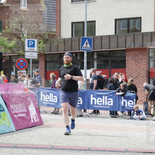 10.05.2026 - 8. Wedeler Halbmarathon Yannick Fuchs http://msf.ph/oto/9728951 10.05.2026 12:14:25 Ziel 446 meine-sportfotos.de