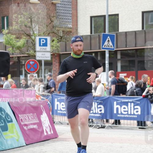 10.05.2026 - 8. Wedeler Halbmarathon Yannick Fuchs http://msf.ph/oto/9728953 10.05.2026 12:14:26 Ziel 446 meine-sportfotos.de
