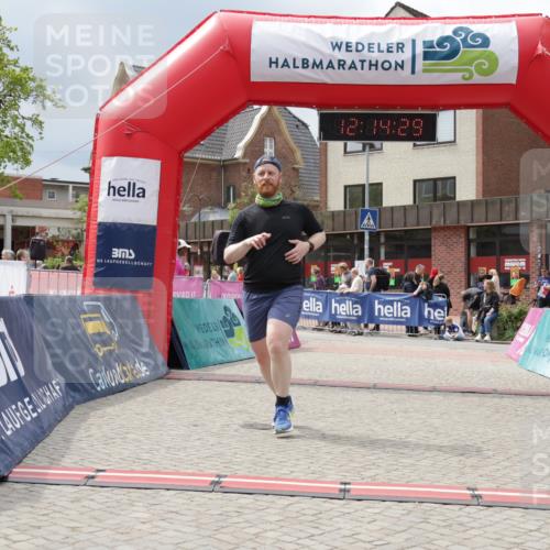 10.05.2026 - 8. Wedeler Halbmarathon Yannick Fuchs http://msf.ph/oto/9728980 10.05.2026 12:14:27 Ziel 446 meine-sportfotos.de