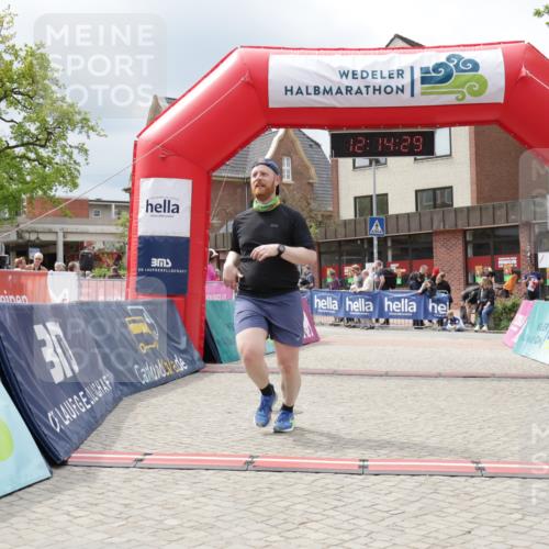 10.05.2026 - 8. Wedeler Halbmarathon Yannick Fuchs http://msf.ph/oto/9728992 10.05.2026 12:14:28 Ziel 446 meine-sportfotos.de
