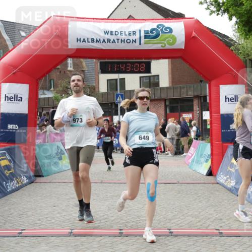 10.05.2026 - 8. Wedeler Halbmarathon Yannick Fuchs http://msf.ph/oto/9728996 10.05.2026 11:43:06 Ziel 649, 650, 849, 973, 2073, 2158 meine-sportfotos.de