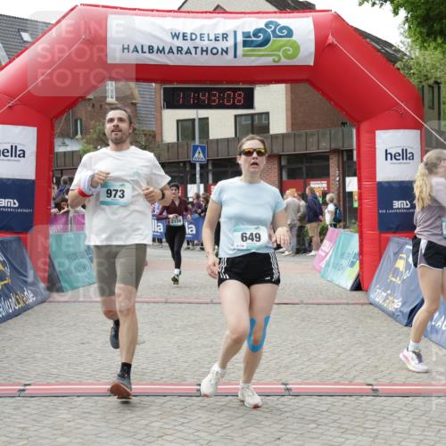10.05.2026 - 8. Wedeler Halbmarathon Yannick Fuchs http://msf.ph/oto/9729000 10.05.2026 11:43:07 Ziel 331, 649, 650, 849, 973, 2073, 2158 meine-sportfotos.de