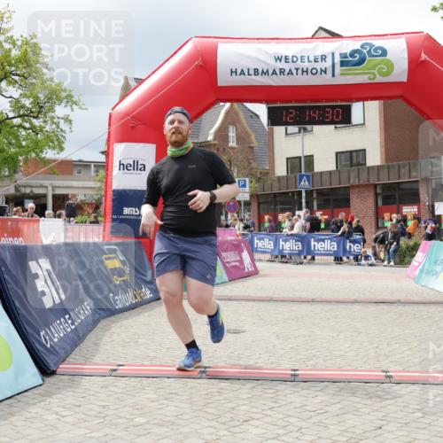 10.05.2026 - 8. Wedeler Halbmarathon Yannick Fuchs http://msf.ph/oto/9729002 10.05.2026 12:14:28 Ziel 446 meine-sportfotos.de