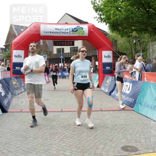 10.05.2026 - 8. Wedeler Halbmarathon Yannick Fuchs http://msf.ph/oto/9729016 10.05.2026 11:43:07 Ziel 331, 649, 650, 849, 973, 2073, 2158 meine-sportfotos.de
