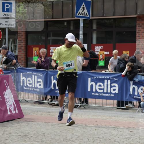 10.05.2026 - 8. Wedeler Halbmarathon Yannick Fuchs http://msf.ph/oto/9729017 10.05.2026 12:14:42 Ziel 494, 1009, 1021 meine-sportfotos.de