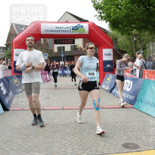 10.05.2026 - 8. Wedeler Halbmarathon Yannick Fuchs http://msf.ph/oto/9729022 10.05.2026 11:43:07 Ziel 331, 649, 650, 849, 973, 2073, 2158 meine-sportfotos.de