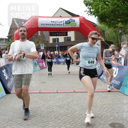 10.05.2026 - 8. Wedeler Halbmarathon Yannick Fuchs http://msf.ph/oto/9729033 10.05.2026 11:43:08 Ziel 331, 649, 650, 849, 973, 2073, 2158 meine-sportfotos.de