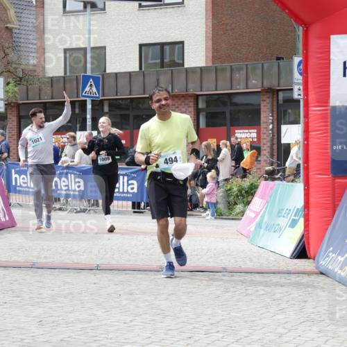 10.05.2026 - 8. Wedeler Halbmarathon Yannick Fuchs http://msf.ph/oto/9729055 10.05.2026 12:14:44 Ziel 494, 1009, 1021 meine-sportfotos.de