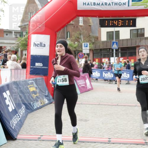 10.05.2026 - 8. Wedeler Halbmarathon Yannick Fuchs http://msf.ph/oto/9729057 10.05.2026 11:43:09 Ziel 331, 649, 650, 849, 973, 2073, 2158 meine-sportfotos.de