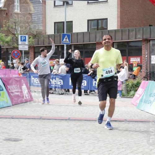 10.05.2026 - 8. Wedeler Halbmarathon Yannick Fuchs http://msf.ph/oto/9729068 10.05.2026 12:14:44 Ziel 494, 1009, 1021 meine-sportfotos.de