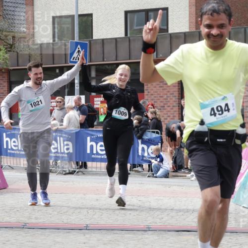 10.05.2026 - 8. Wedeler Halbmarathon Yannick Fuchs http://msf.ph/oto/9729073 10.05.2026 12:14:45 Ziel 494, 1009, 1021 meine-sportfotos.de
