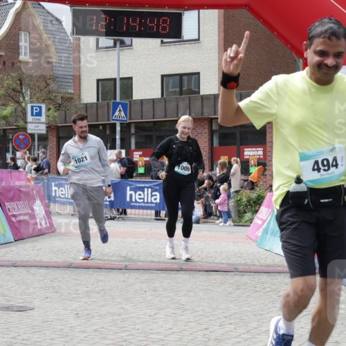 10.05.2026 - 8. Wedeler Halbmarathon Yannick Fuchs http://msf.ph/oto/9729091 10.05.2026 12:14:46 Ziel 231, 494, 1009, 1021 meine-sportfotos.de