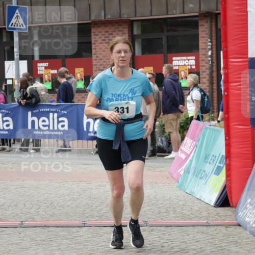 10.05.2026 - 8. Wedeler Halbmarathon Yannick Fuchs http://msf.ph/oto/9729108 10.05.2026 11:43:11 Ziel 331, 973, 2073, 2158 meine-sportfotos.de