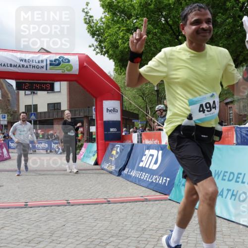 10.05.2026 - 8. Wedeler Halbmarathon Yannick Fuchs http://msf.ph/oto/9729110 10.05.2026 12:14:47 Ziel 231, 494, 1009, 1021 meine-sportfotos.de