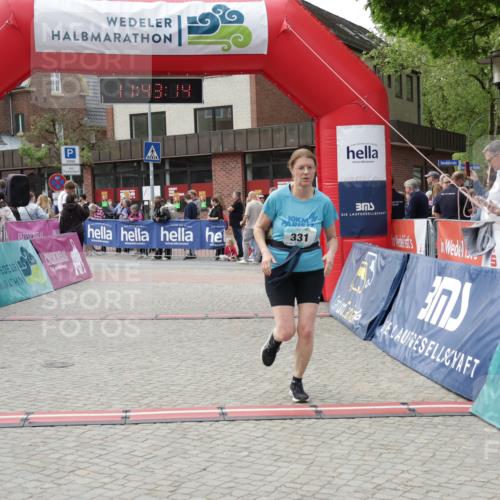 10.05.2026 - 8. Wedeler Halbmarathon Yannick Fuchs http://msf.ph/oto/9729140 10.05.2026 11:43:12 Ziel 331, 2073, 2158 meine-sportfotos.de