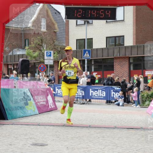 10.05.2026 - 8. Wedeler Halbmarathon Yannick Fuchs http://msf.ph/oto/9729179 10.05.2026 12:14:52 Ziel 27, 231, 1009, 1021 meine-sportfotos.de