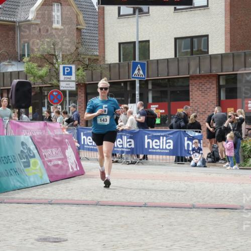 10.05.2026 - 8. Wedeler Halbmarathon Yannick Fuchs http://msf.ph/oto/9729227 10.05.2026 12:14:56 Ziel 27, 143, 231, 613, 615 meine-sportfotos.de