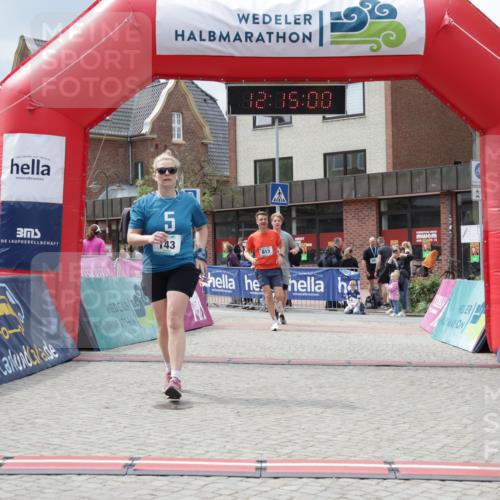 10.05.2026 - 8. Wedeler Halbmarathon Yannick Fuchs http://msf.ph/oto/9729263 10.05.2026 12:14:58 Ziel 27, 143, 613, 615 meine-sportfotos.de