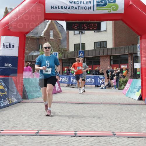 10.05.2026 - 8. Wedeler Halbmarathon Yannick Fuchs http://msf.ph/oto/9729267 10.05.2026 12:14:58 Ziel 27, 143, 613, 615 meine-sportfotos.de