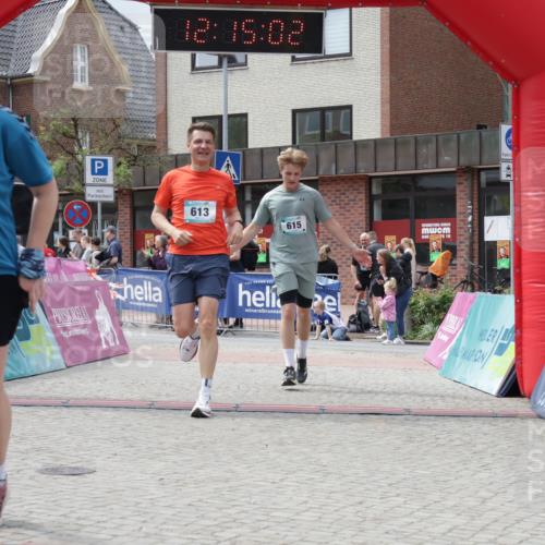 10.05.2026 - 8. Wedeler Halbmarathon Yannick Fuchs http://msf.ph/oto/9729279 10.05.2026 12:15:00 Ziel 143, 613, 615 meine-sportfotos.de
