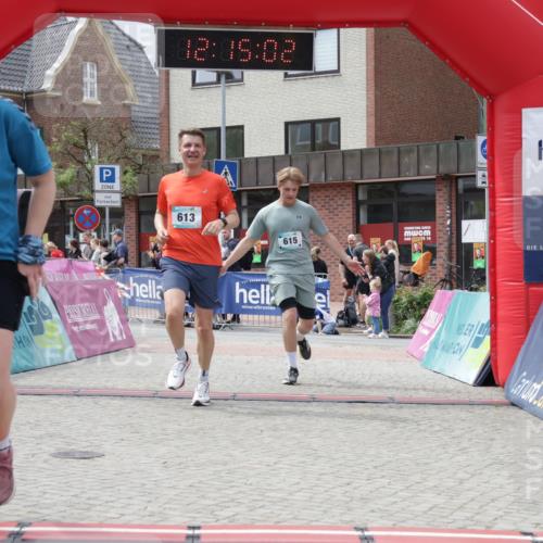 10.05.2026 - 8. Wedeler Halbmarathon Yannick Fuchs http://msf.ph/oto/9729284 10.05.2026 12:15:00 Ziel 143, 613, 615 meine-sportfotos.de