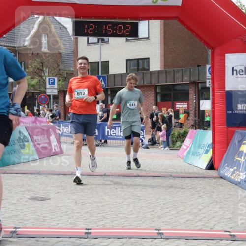 10.05.2026 - 8. Wedeler Halbmarathon Yannick Fuchs http://msf.ph/oto/9729289 10.05.2026 12:15:00 Ziel 143, 613, 615 meine-sportfotos.de