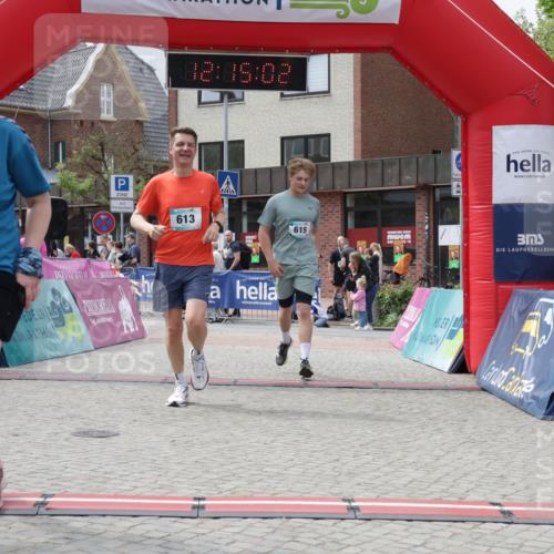 10.05.2026 - 8. Wedeler Halbmarathon Yannick Fuchs http://msf.ph/oto/9729295 10.05.2026 12:15:00 Ziel 143, 613, 615 meine-sportfotos.de