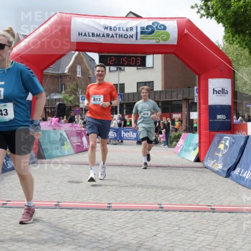 10.05.2026 - 8. Wedeler Halbmarathon Yannick Fuchs http://msf.ph/oto/9729311 10.05.2026 12:15:01 Ziel 143, 415, 613, 615 meine-sportfotos.de