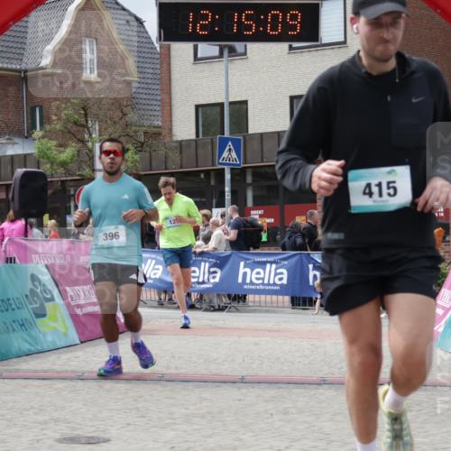 10.05.2026 - 8. Wedeler Halbmarathon Yannick Fuchs http://msf.ph/oto/9729387 10.05.2026 12:15:07 Ziel 396, 415 meine-sportfotos.de
