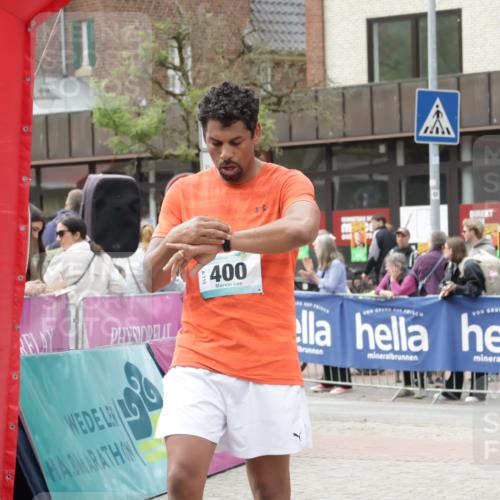 10.05.2026 - 8. Wedeler Halbmarathon Yannick Fuchs http://msf.ph/oto/9729418 10.05.2026 11:43:34 Ziel 400, 422 meine-sportfotos.de
