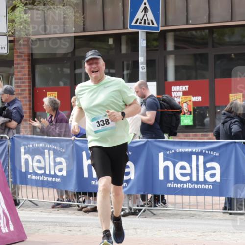 10.05.2026 - 8. Wedeler Halbmarathon Yannick Fuchs http://msf.ph/oto/9729476 10.05.2026 12:15:19 Ziel 338 meine-sportfotos.de